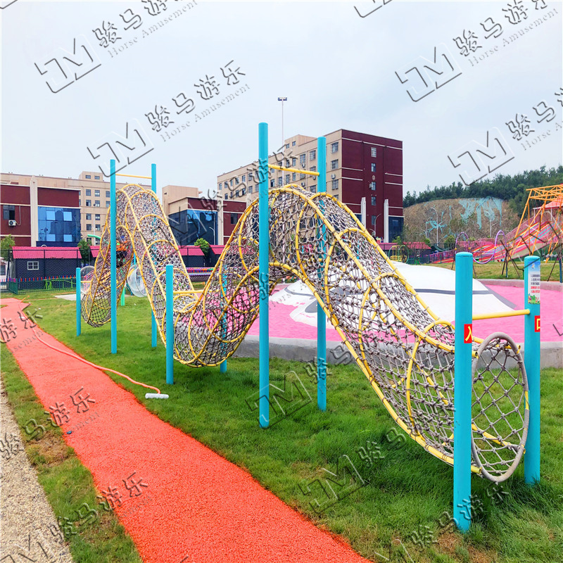 無動(dòng)力游樂設(shè)備